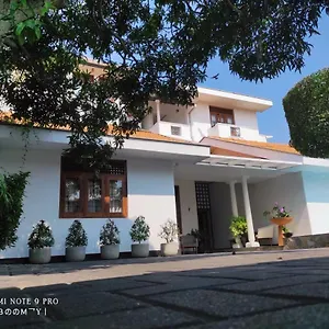 Suriya Arana Bed & Breakfast Negombo